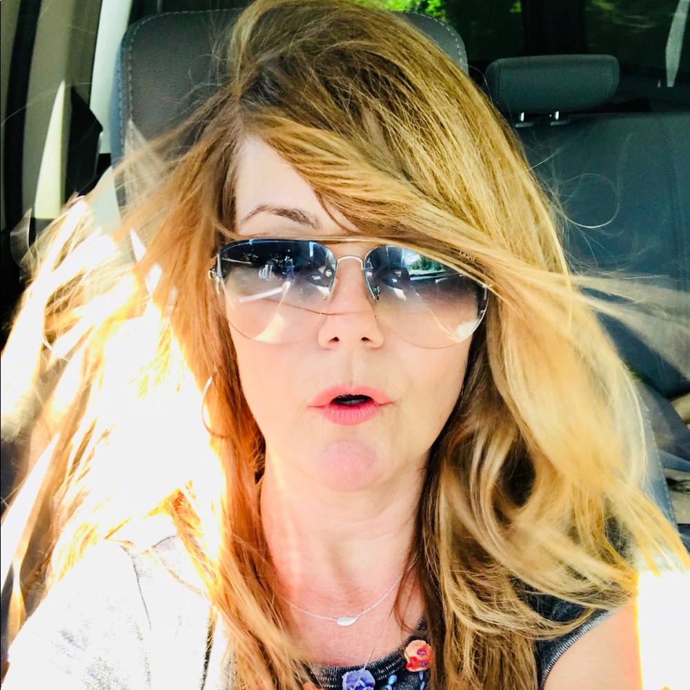 Meet your Posher, Renee